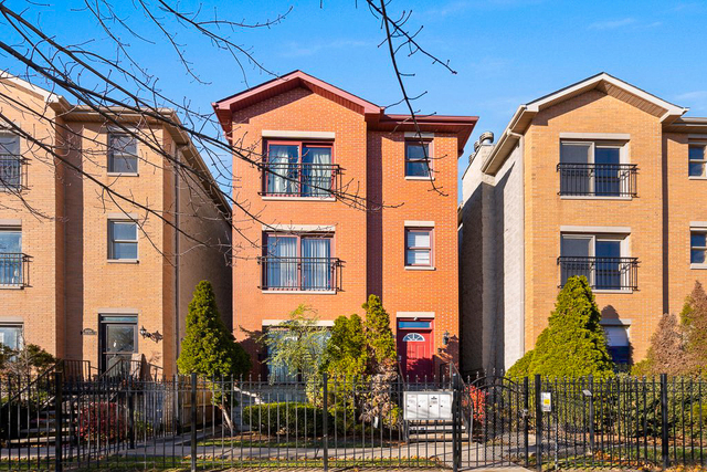 5848 S Prairie Avenue - Photo 1
