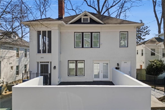 395 8th Street Ne - Photo 1