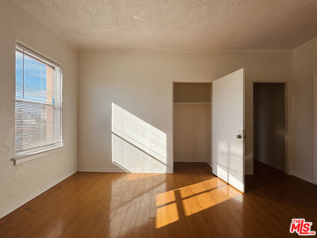 920 S S Hobart Blvd - Photo 1