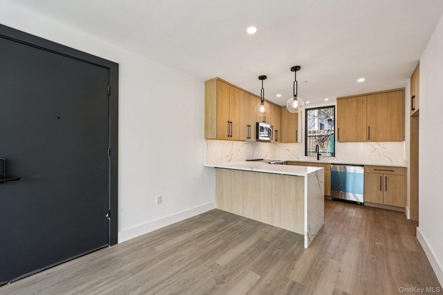 325 Manville - Photo 1