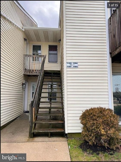 700 N Franklin Boulevard - Photo 1