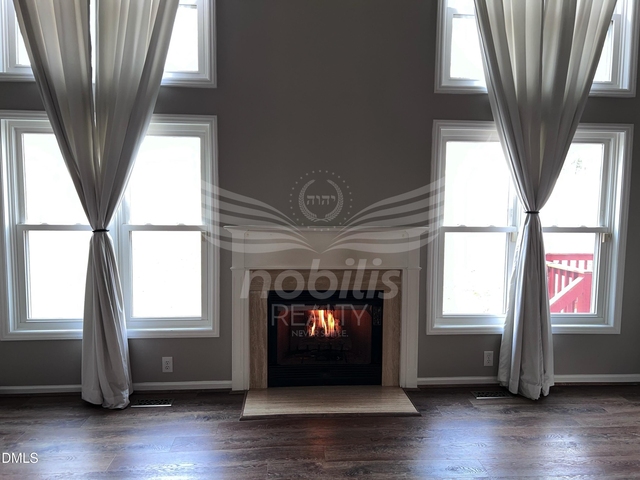 803 Yorkshire Drive - Photo 1