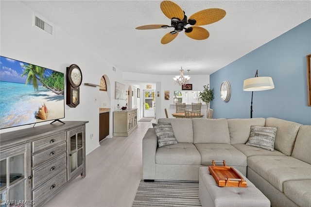 705 Augusta Boulevard - Photo 1