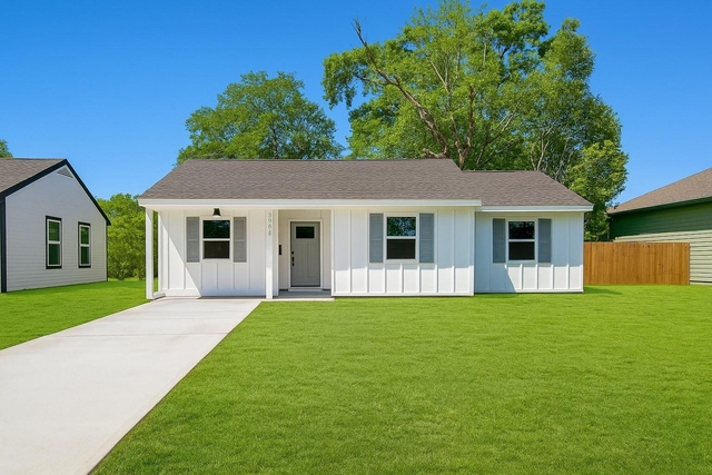 3923 Alsace Street - Photo 1