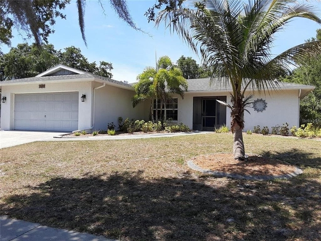 5619 Colonial Oaks Boulevard - Photo 1