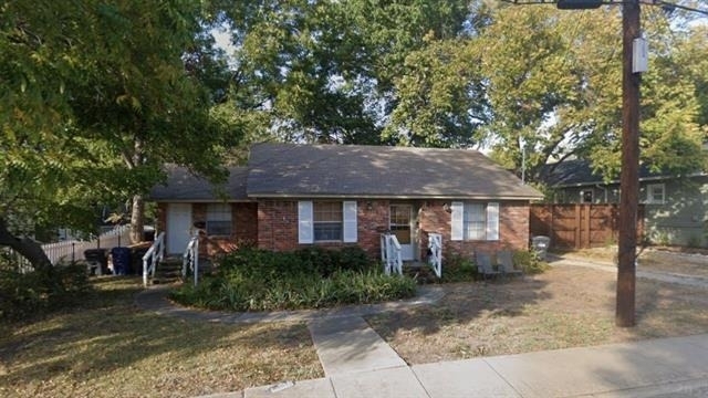 1006 W Lamar Street - Photo 1