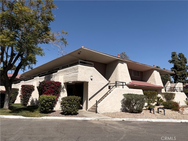 510 N Villa Court - Photo 1