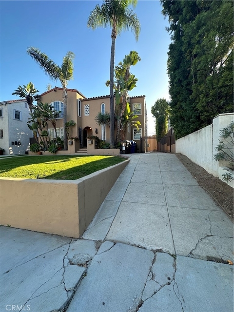 1046 S Hudson Avenue - Photo 1