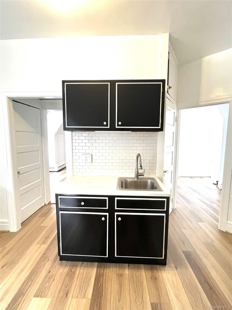 7 Law Street - Photo 1