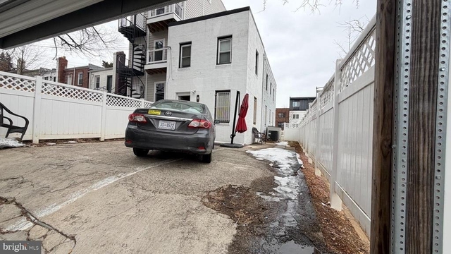 830 19th Street Ne - Photo 1