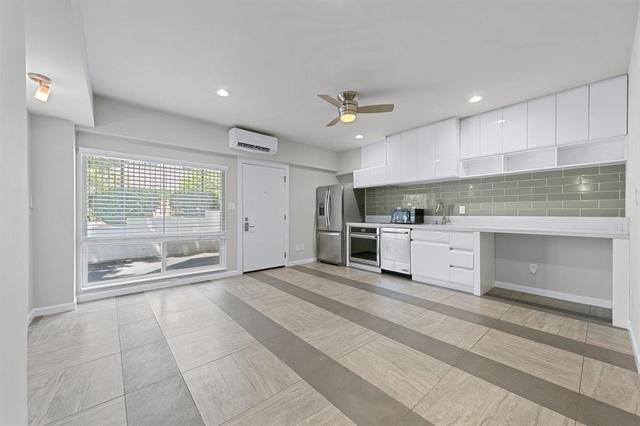 3110 Red River St - Photo 1