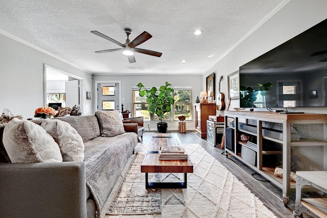 11133 Pinehurst Dr - Photo 1