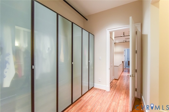 105 E Broad Street - Photo 1