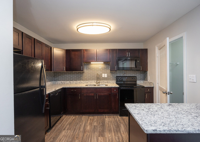 4883 Roswell Road - Photo 1