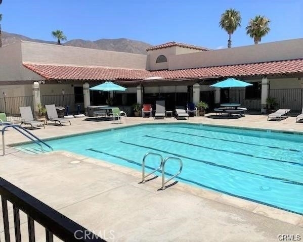 1382 Western - Photo 1