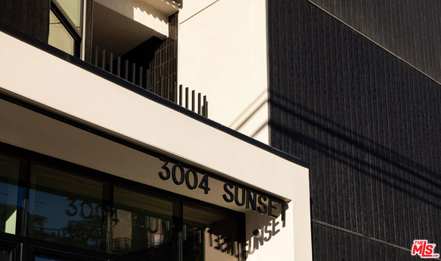 3004 W Sunset Boulevard - Photo 1