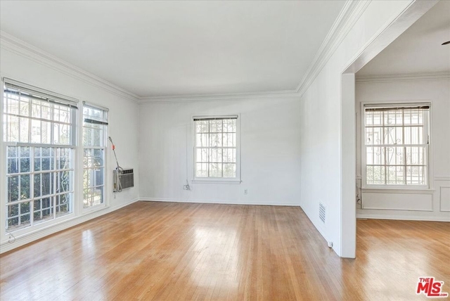 142 N Hamilton Drive - Photo 1
