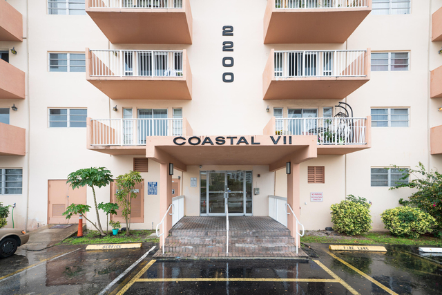 2200 E Hallandale Beach Boulev - Photo 1