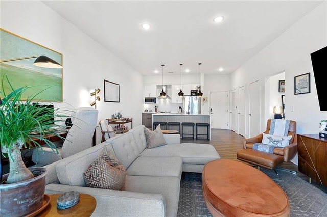 112 Rogers Street Ne - Photo 1