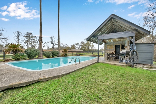 22603 Tuwa Road - Photo 1
