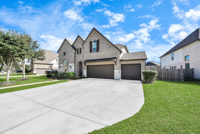 1911 Sapphire Pines Lane - Photo 1