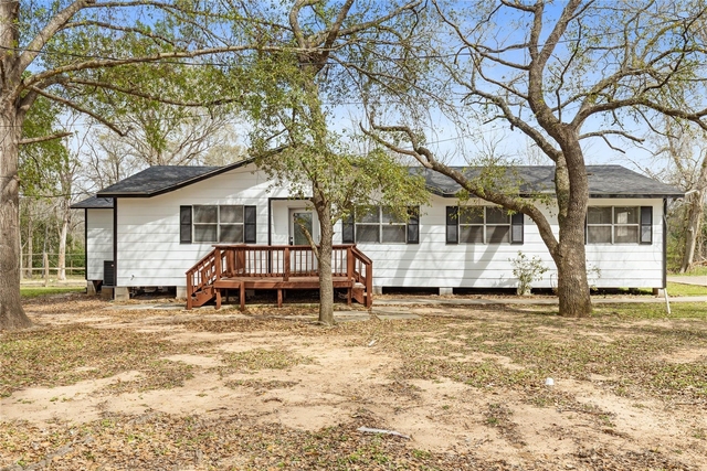 804 Avenue I - Photo 1