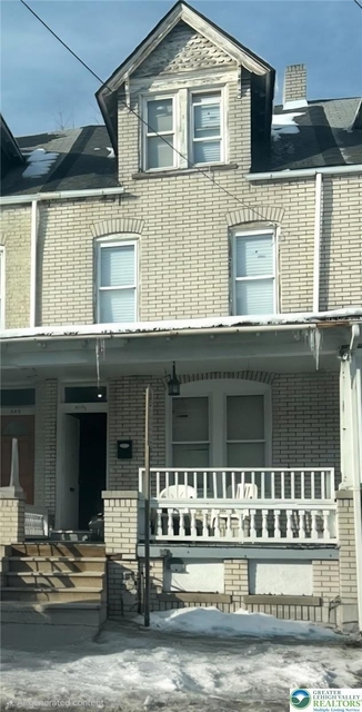 823 W Washington Street - Photo 1