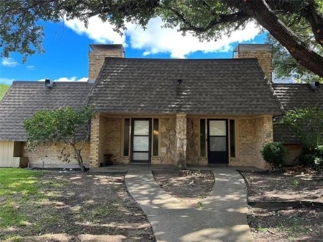 2214 Vanderbilt Court - Photo 1