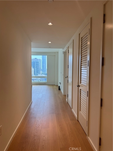 877 Francisco - Photo 1