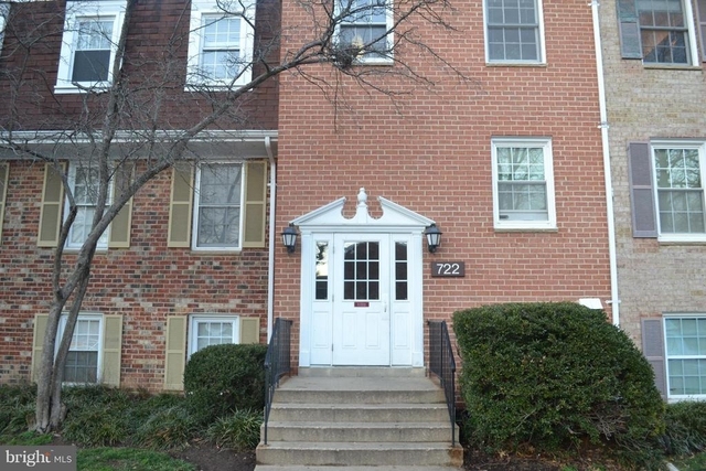 722 Quince Orchard Boulevard - Photo 1