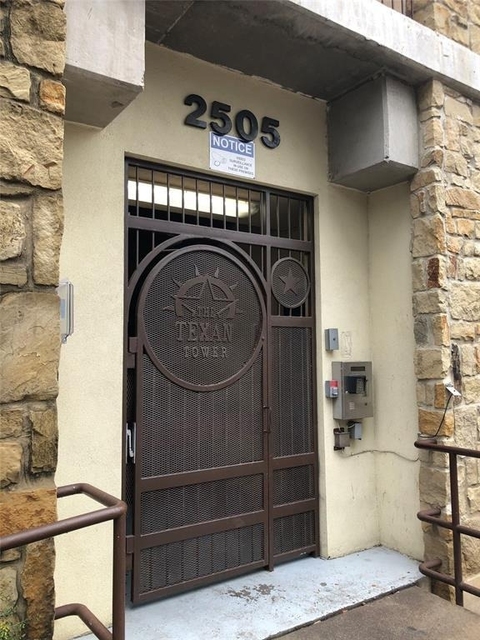 2505 San Gabriel St - Photo 1