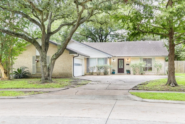 1226 Ferndale Drive - Photo 1