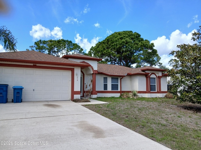 214 Eldron Boulevard Ne - Photo 1