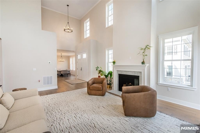 37 Hillandale - Photo 1