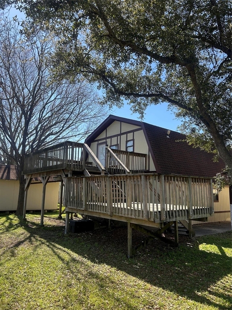 1312 N Avenue R - Photo 1