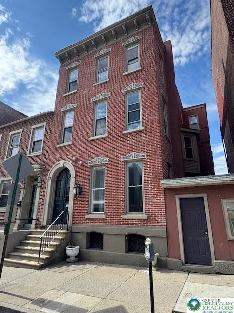 218 N 6th Street - Photo 1