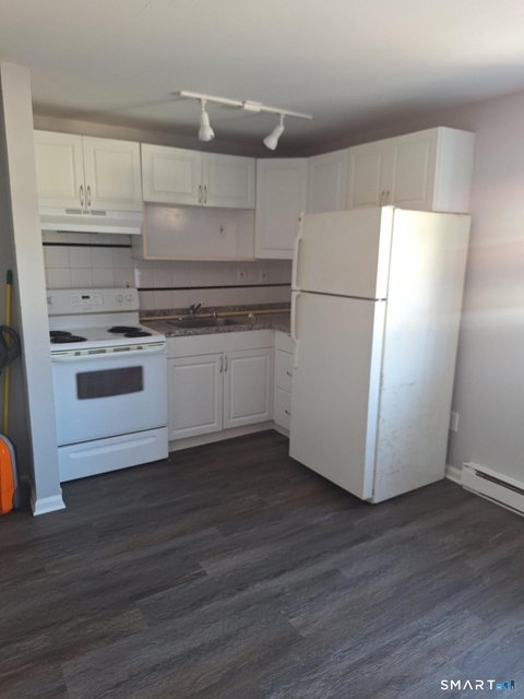 217 Hollister Avenue - Photo 1