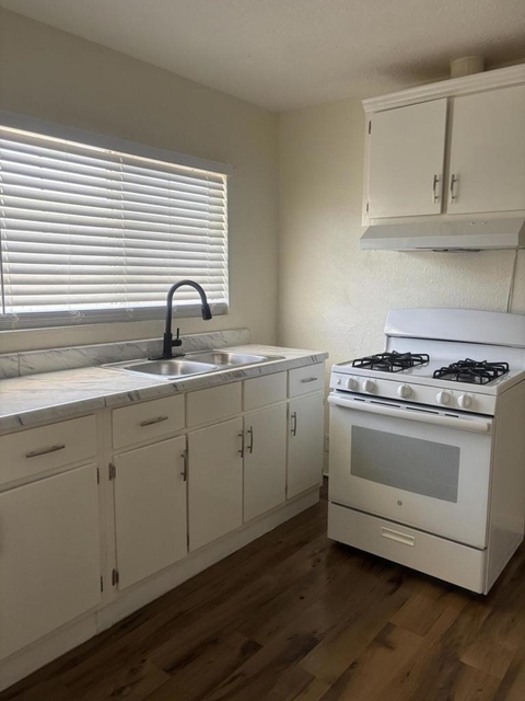 83632 Manzanita Avenue - Photo 1