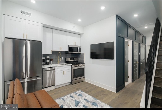 3127 Richmond Street - Photo 1