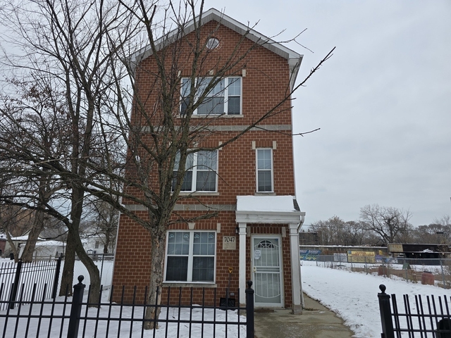 7047 S Lowe Avenue - Photo 1