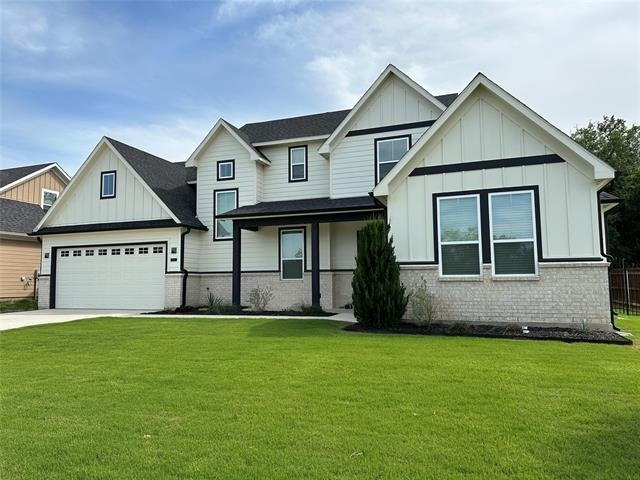 306 Village Way - Photo 1