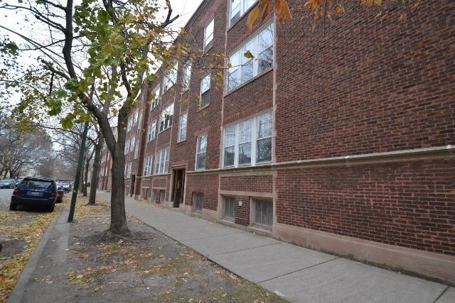 1917 W Winnemac Avenue - Photo 1