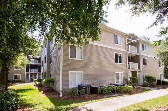 4000 Sw 23rd Street - Photo 1