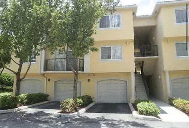 500 Crestwood Court N - Photo 1