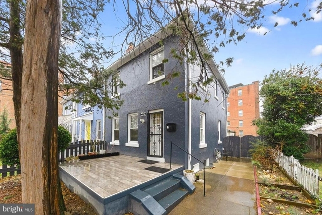 1353 Kennedy Street Nw - Photo 1