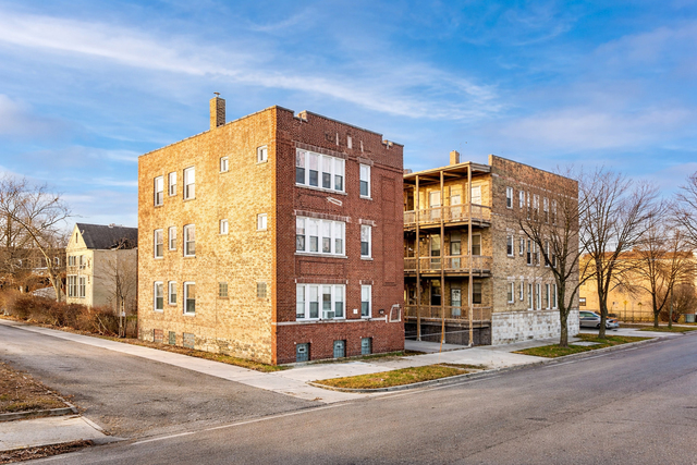 843 E Marquette Road - Photo 1