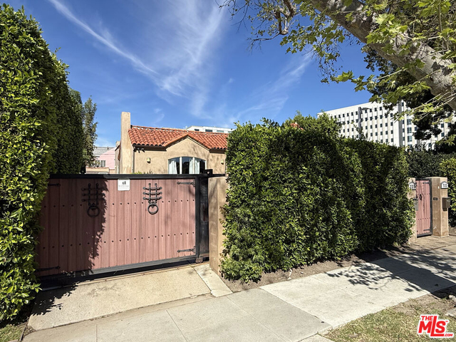 735 S Citrus Avenue - Photo 1