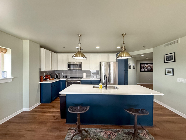 525 W Lafayette Boulevard - Photo 1