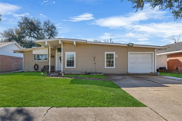922 Gilpin Street - Photo 1