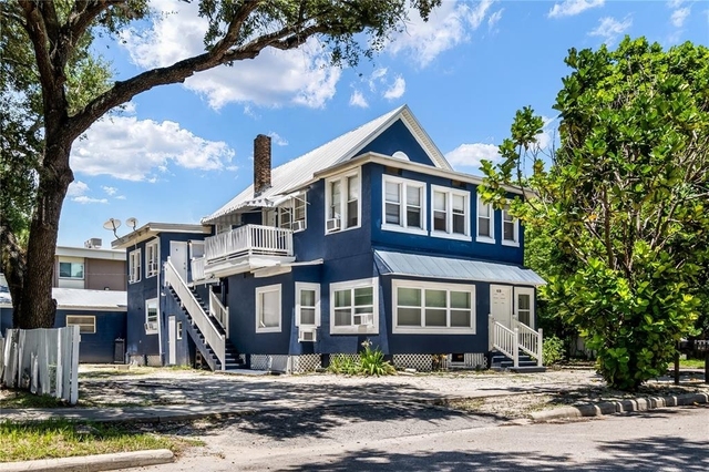 418 E Amelia Avenue - Photo 1